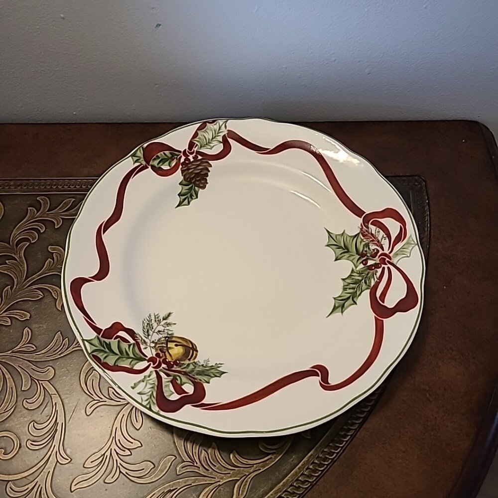 Noble Excellence HOLLY BELLS Salad Plate 9.25" Holly Bows Pinecones Bells